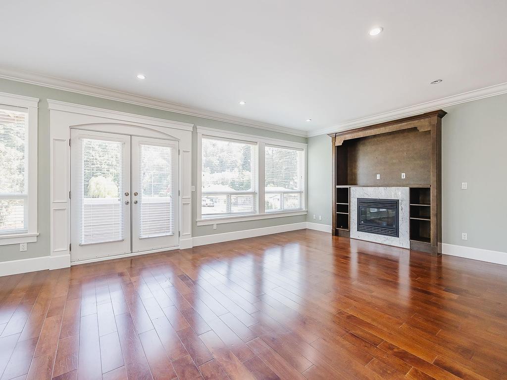 









2807


Maple

Street,
Abbotsford,




BC
V2S 3Y9

