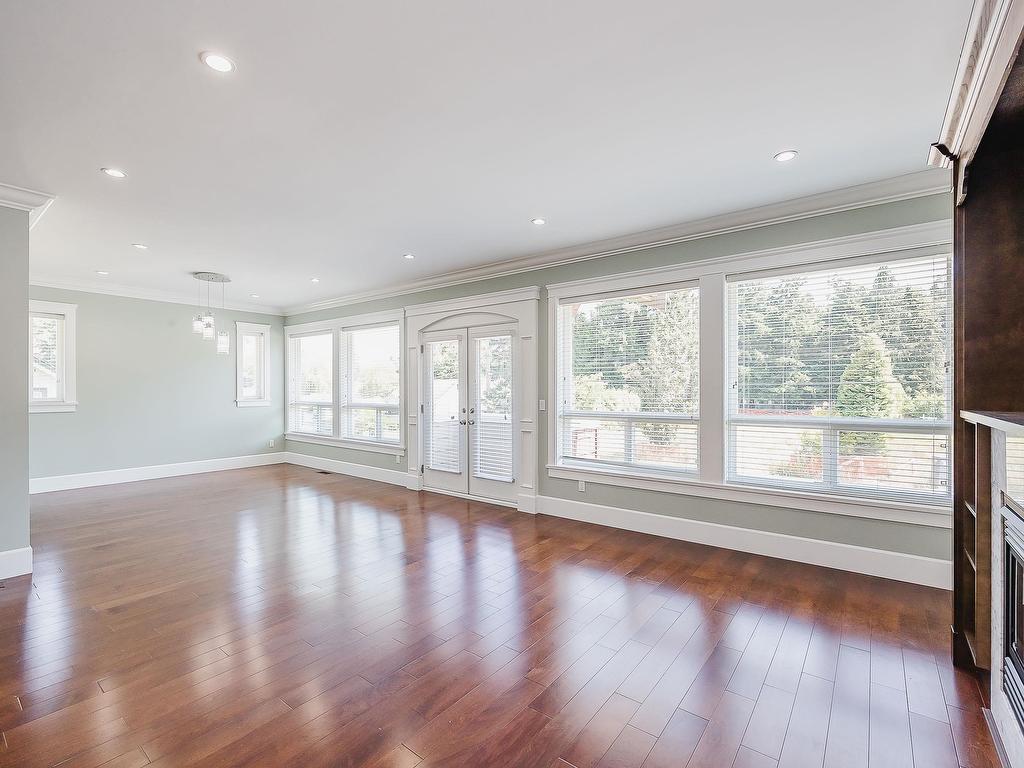 









2807


Maple

Street,
Abbotsford,




BC
V2S 3Y9

