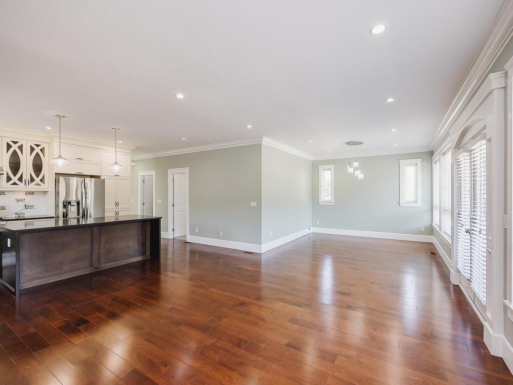 









2807


Maple

Street,
Abbotsford,




BC
V2S 3Y9

