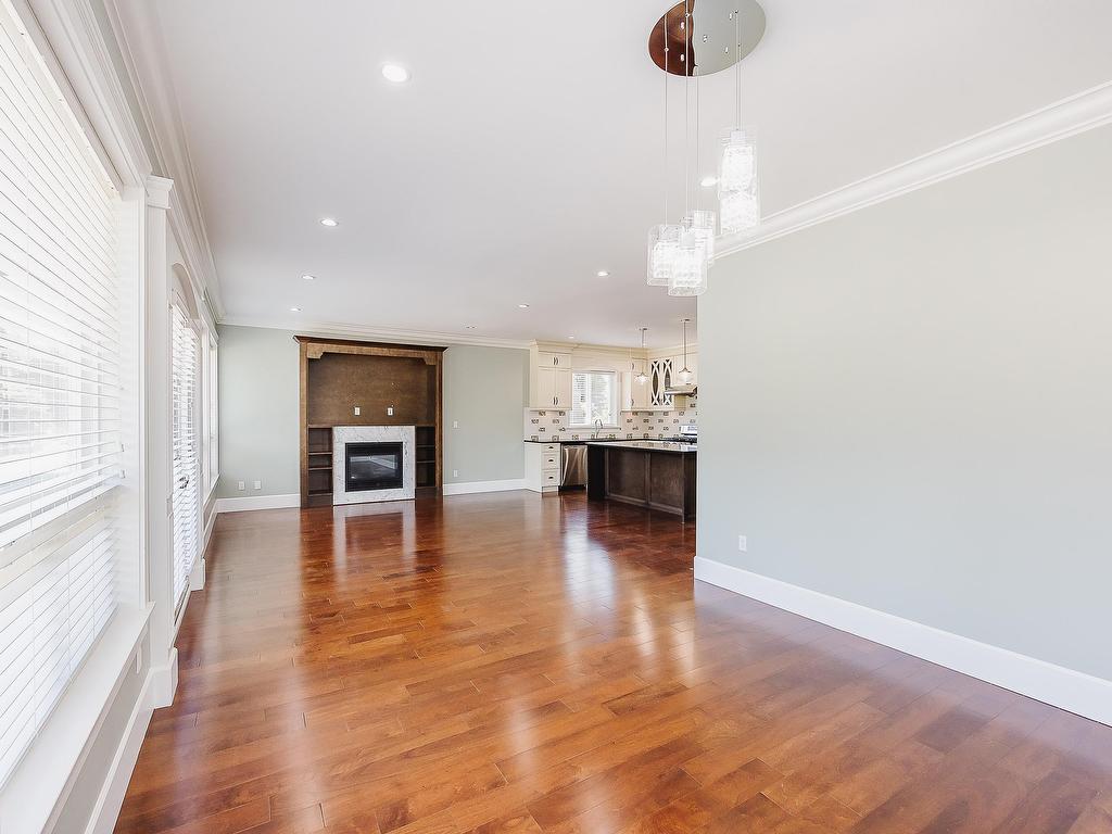 









2807


Maple

Street,
Abbotsford,




BC
V2S 3Y9

