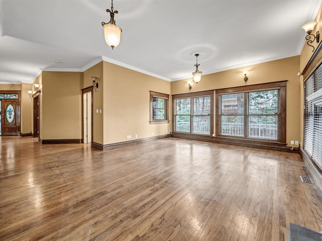 












6354 184 STREET

,
Surrey,




BC
V3S 8B9

