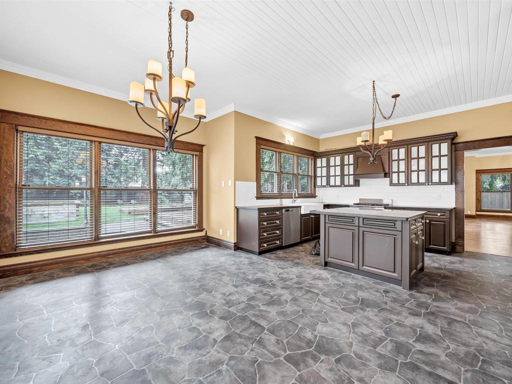 












6354 184 STREET

,
Surrey,




BC
V3S 8B9

