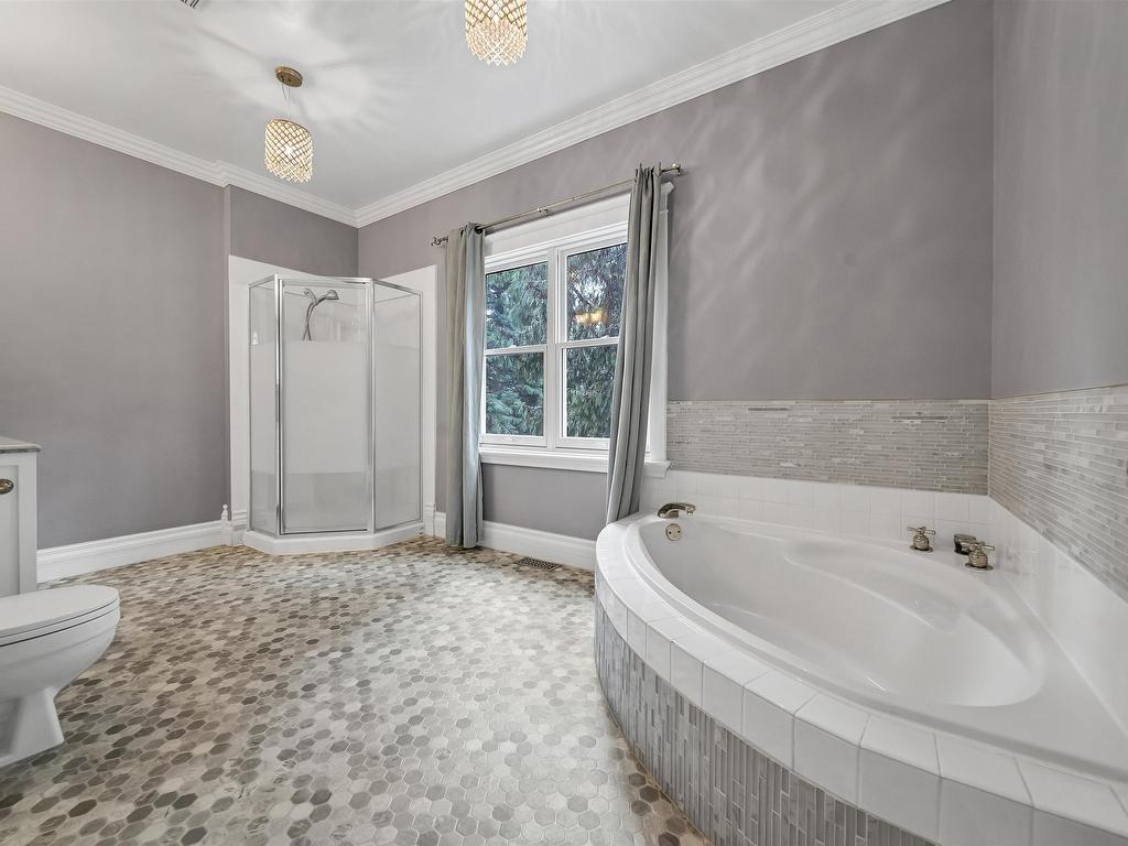 












6354 184 STREET

,
Surrey,




BC
V3S 8B9

