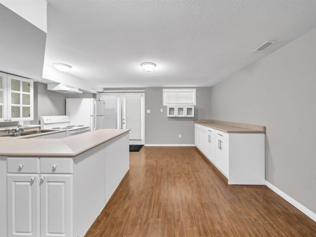 












6354 184 STREET

,
Surrey,




BC
V3S 8B9

