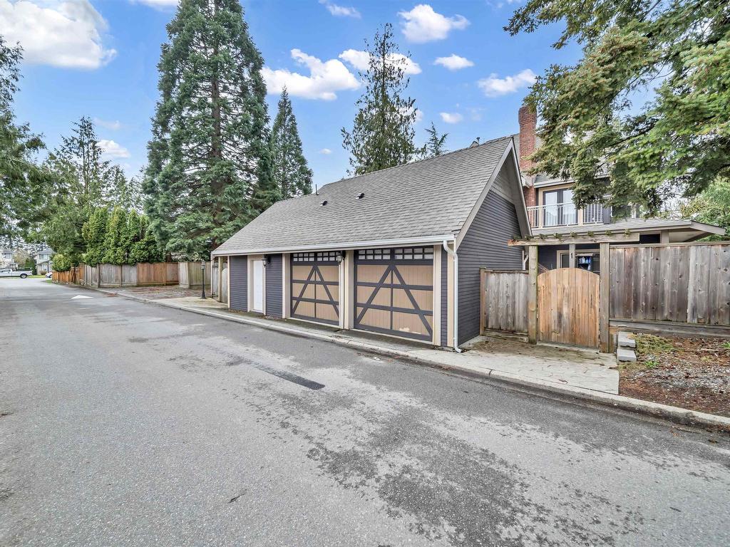 












6354 184 STREET

,
Surrey,




BC
V3S 8B9


