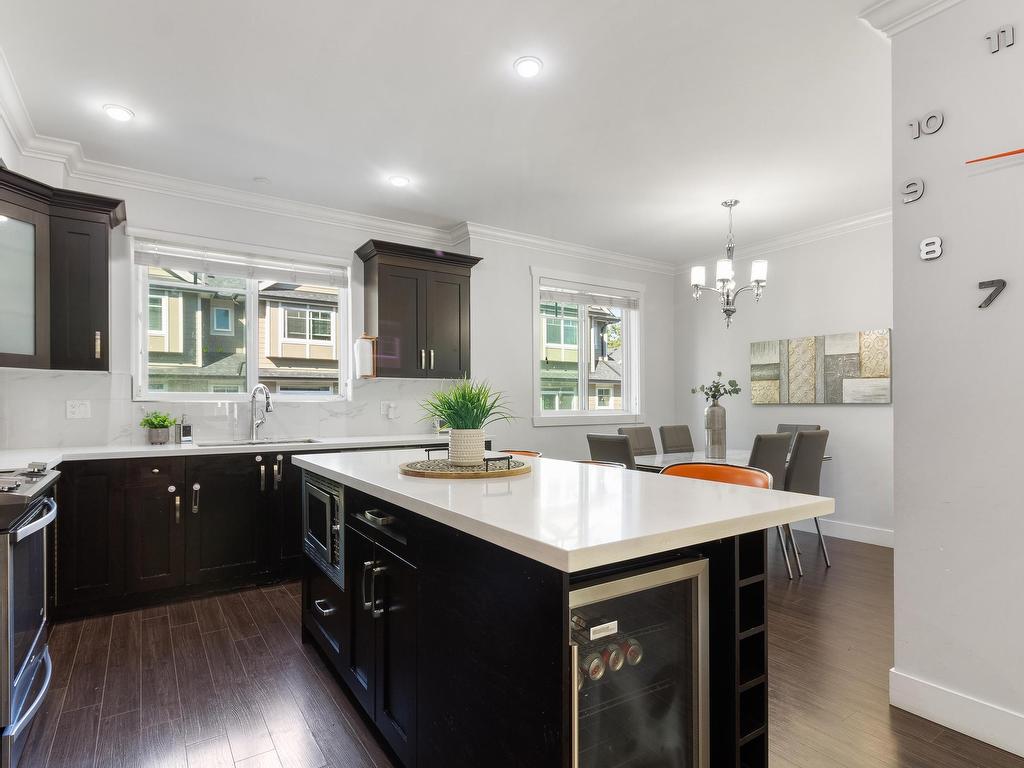 









14285


64

Avenue, 10,
Surrey,




BC
V3W 1Z2

