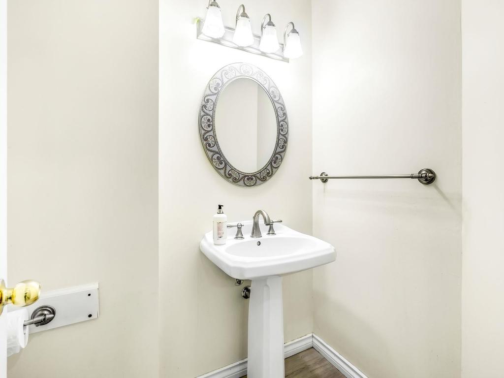 









6478


121

Street, 17,
Surrey,




BC
V3W 0Y5

