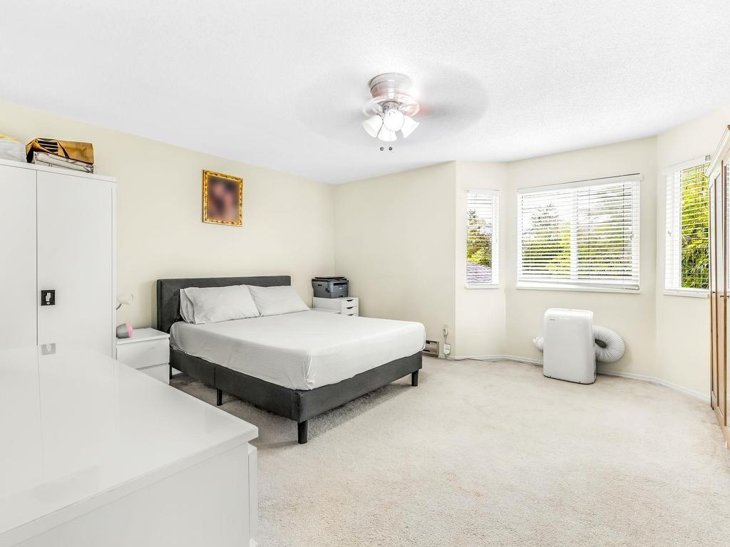 









6478


121

Street, 17,
Surrey,




BC
V3W 0Y5

