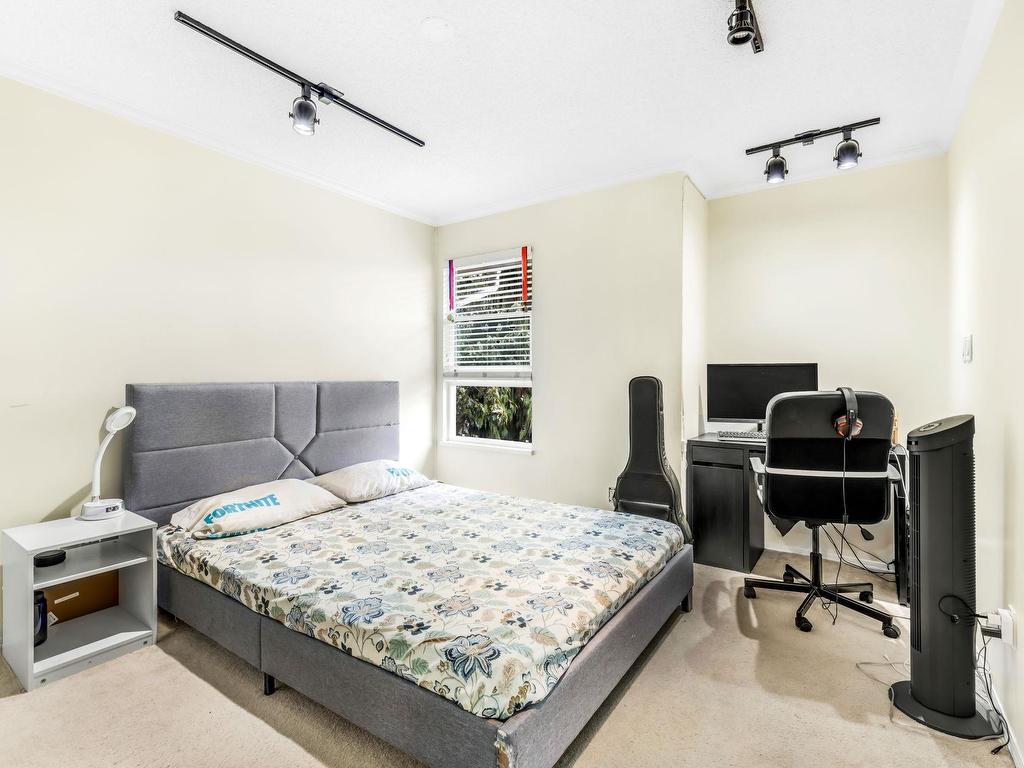 









6478


121

Street, 17,
Surrey,




BC
V3W 0Y5

