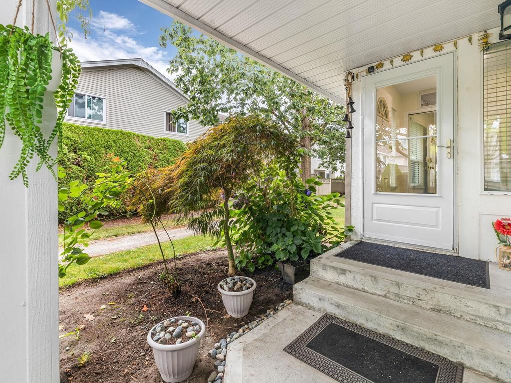 









6478


121

Street, 17,
Surrey,




BC
V3W 0Y5

