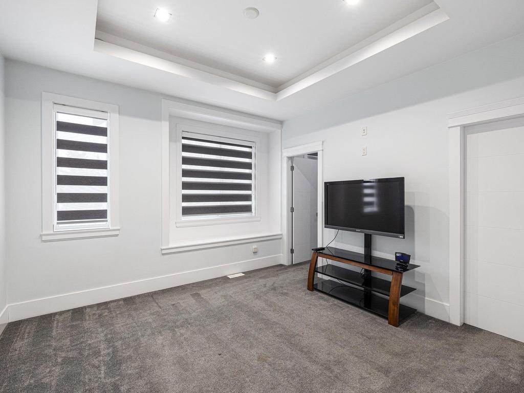 









10805


141

Avenue,
Surrey,




BC
V3R 3J5

