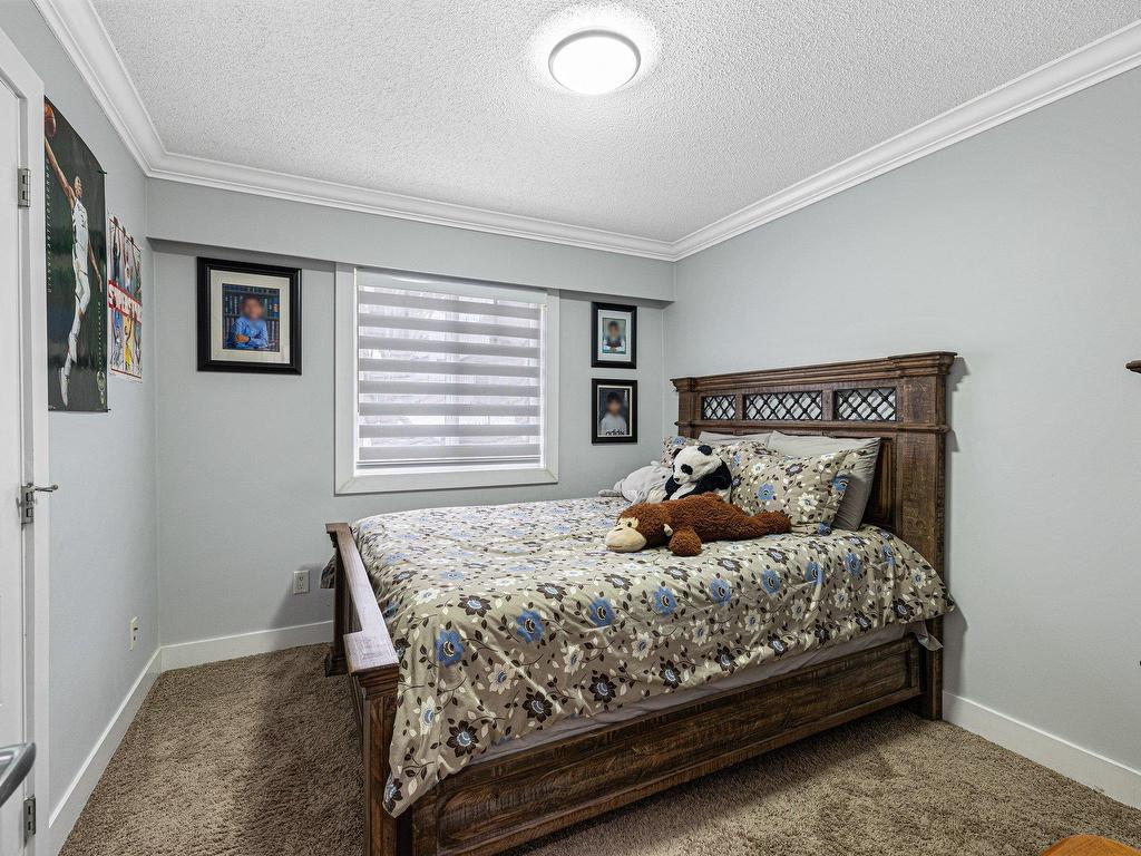 












7863 SUNCREST DRIVE

,
Surrey,




BC
V3W 6A8

