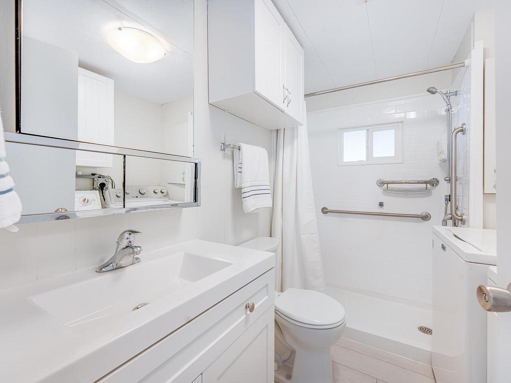 









1840


160

Street, 125,
Surrey,




BC
V4A 4X4

