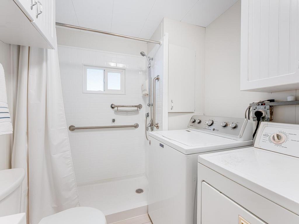 









1840


160

Street, 125,
Surrey,




BC
V4A 4X4

