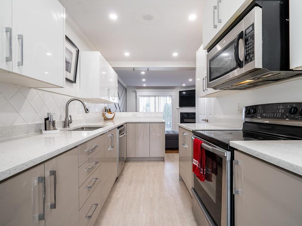 









16155


82

Avenue, 38,
Surrey,




BC
V4N 0P7

