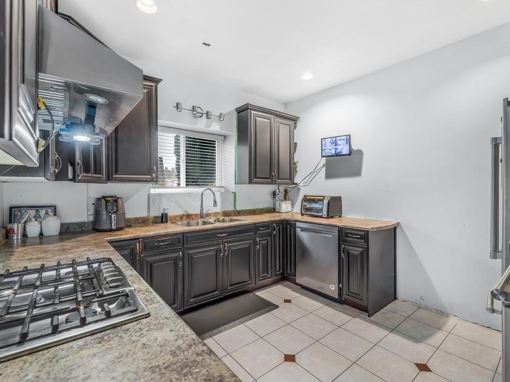 









9534


124

Street,
Surrey,




BC
V3V 4S4

