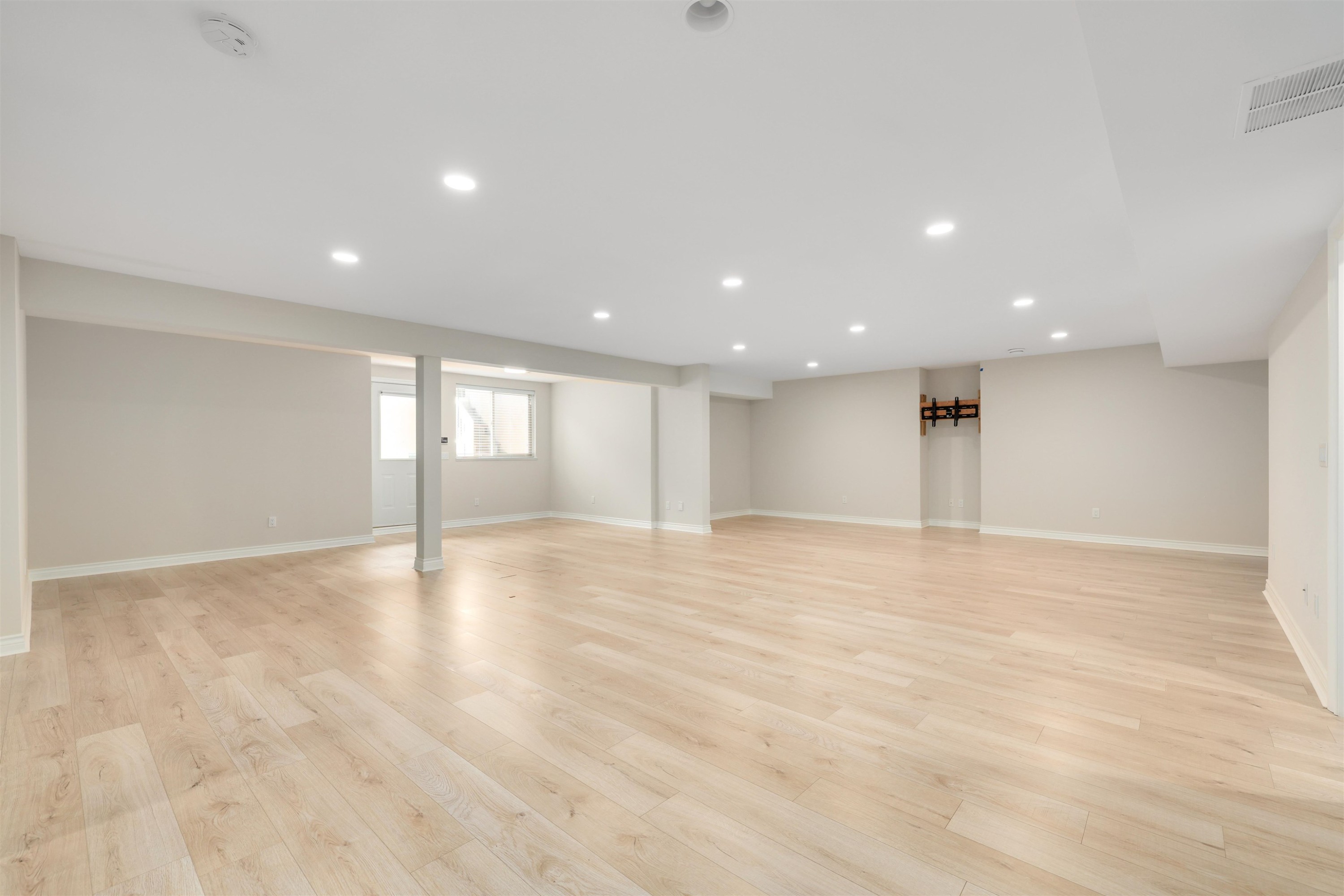 









2323


133

Street,
Surrey,




BC
V4A 9T7

