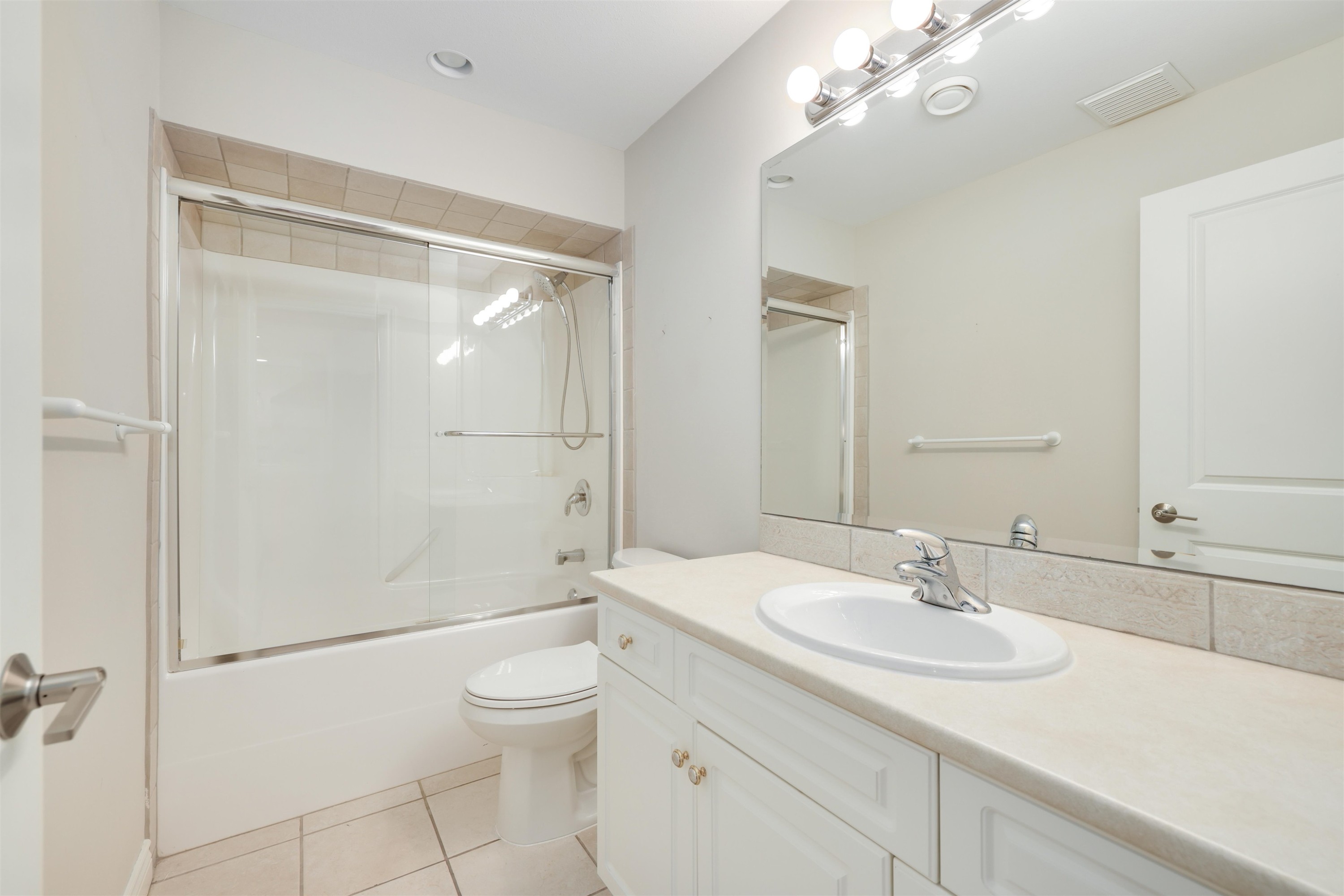 









2323


133

Street,
Surrey,




BC
V4A 9T7

