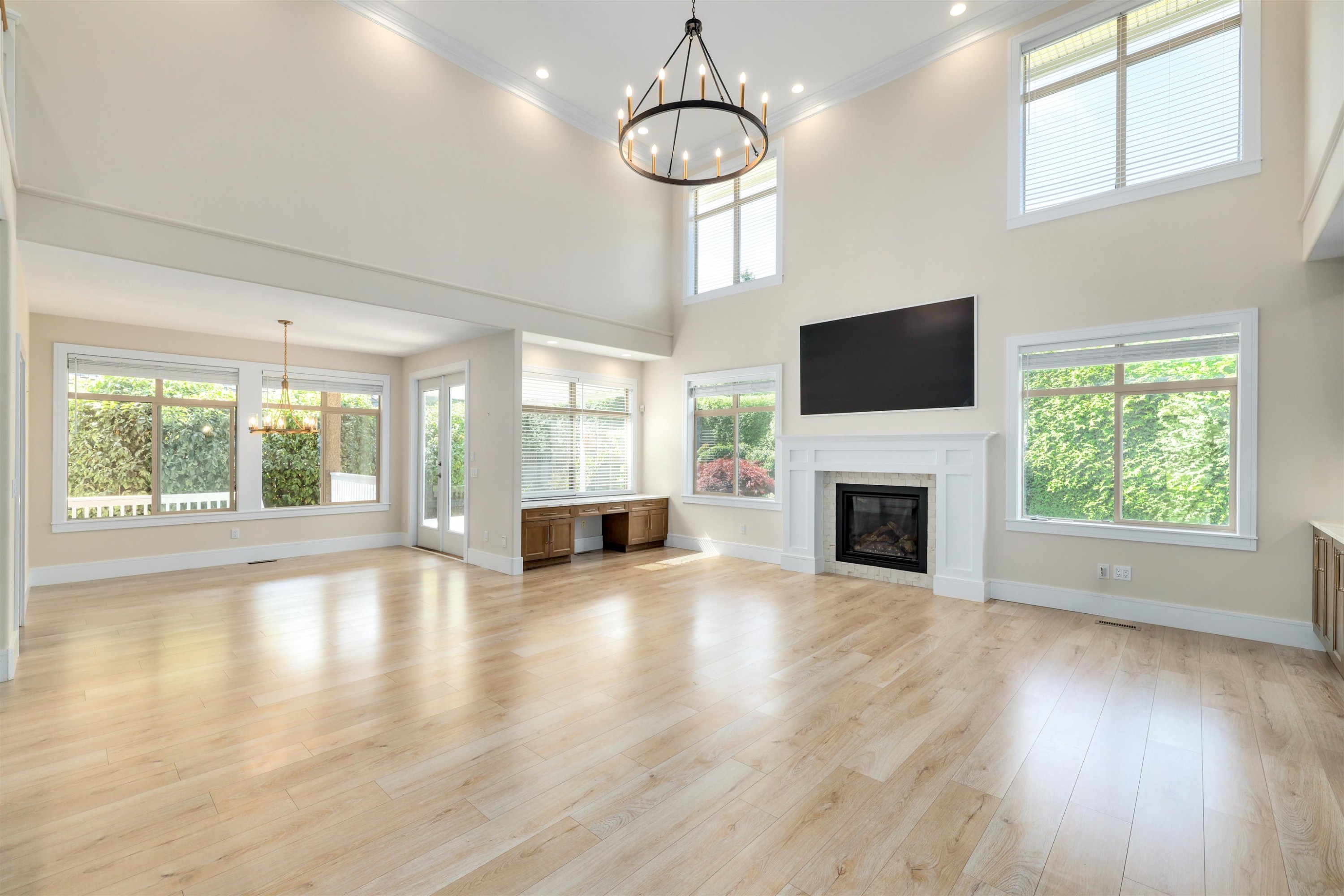 









2323


133

Street,
Surrey,




BC
V4A 9T7

