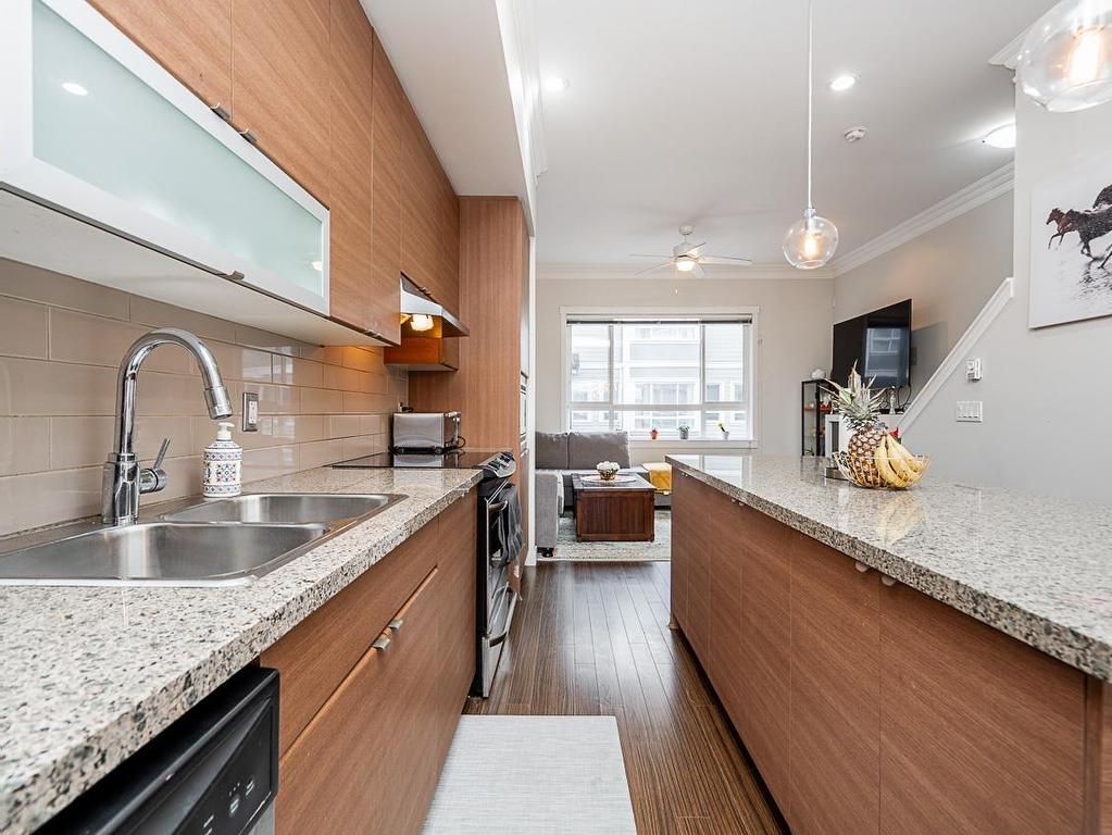 









2955


156

Avenue, 37,
Surrey,




BC
V3Z 2W8

