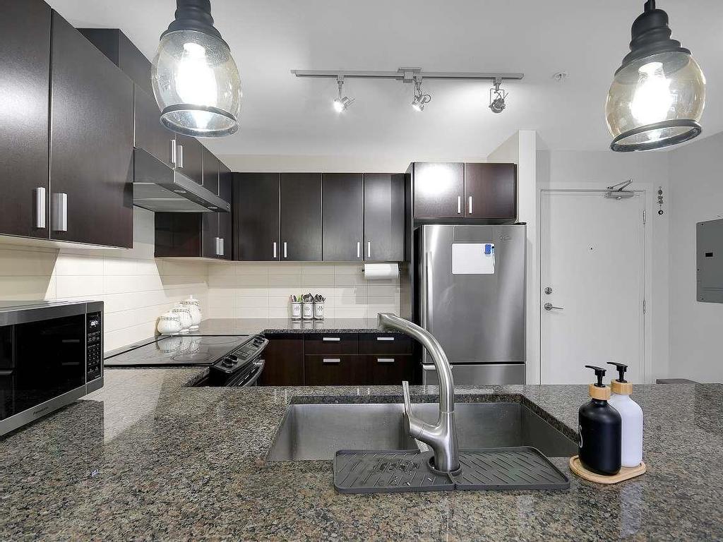 









7511


120

Street, 215,
Delta,




BC
V4C 0C1

