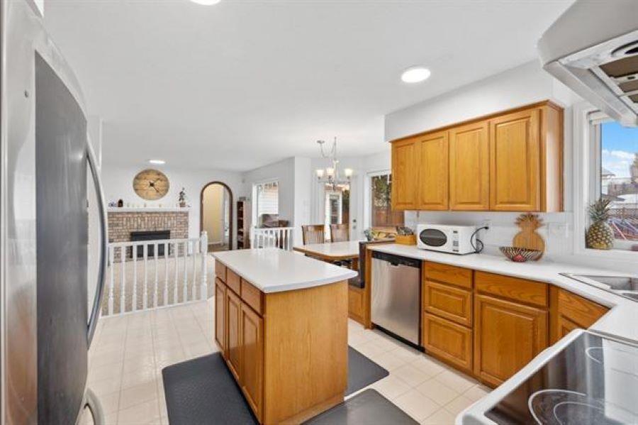 









14247


86

Avenue,
Surrey,




BC
V3W 0S6

