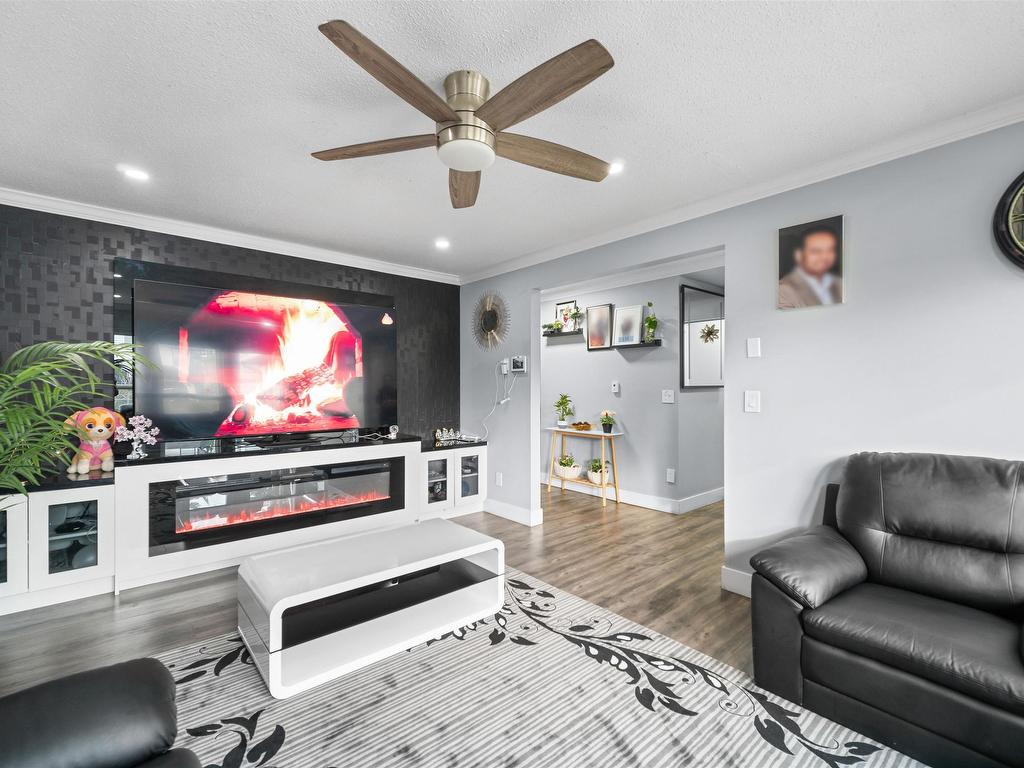 









13249


81a

Avenue,
Surrey,




BC
V3W 8Z2

