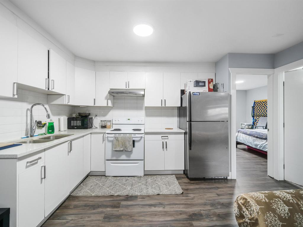 









13249


81a

Avenue,
Surrey,




BC
V3W 8Z2

