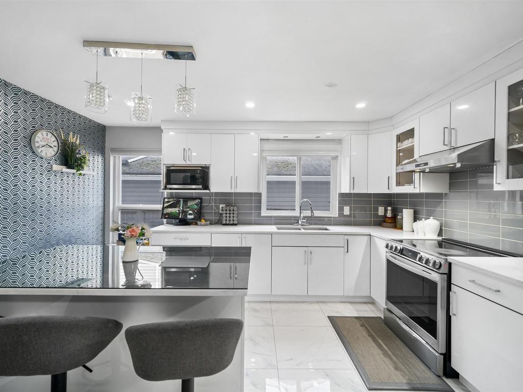 









13249


81a

Avenue,
Surrey,




BC
V3W 8Z2

