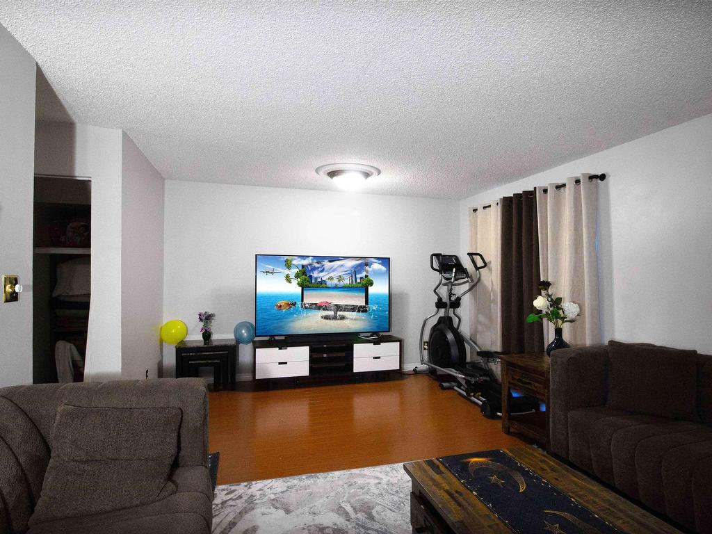 









13289


71b

Avenue,
Surrey,




BC
V3W 7Z5

