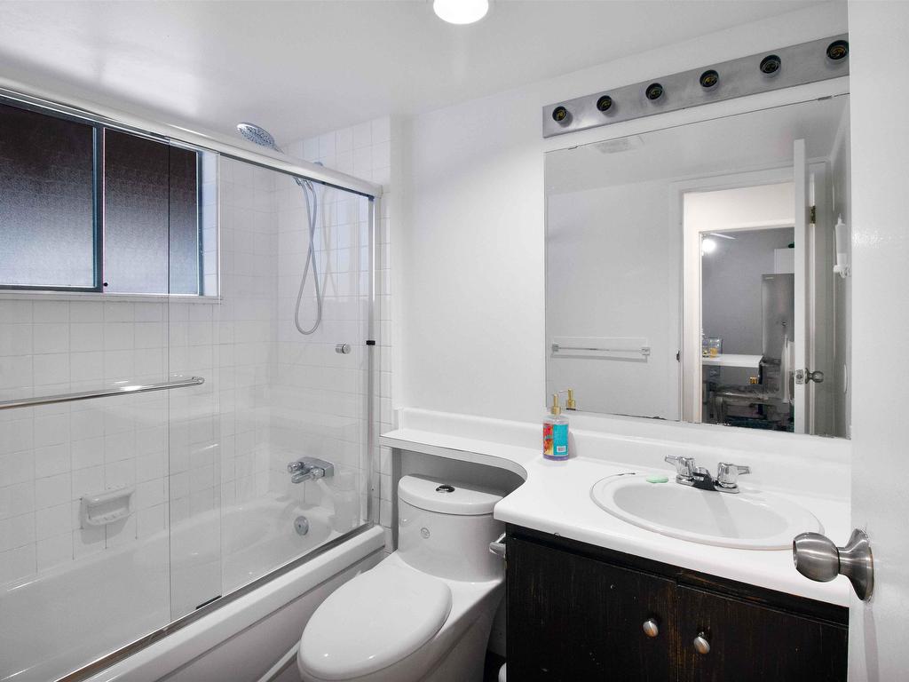 









13289


71b

Avenue,
Surrey,




BC
V3W 7Z5

