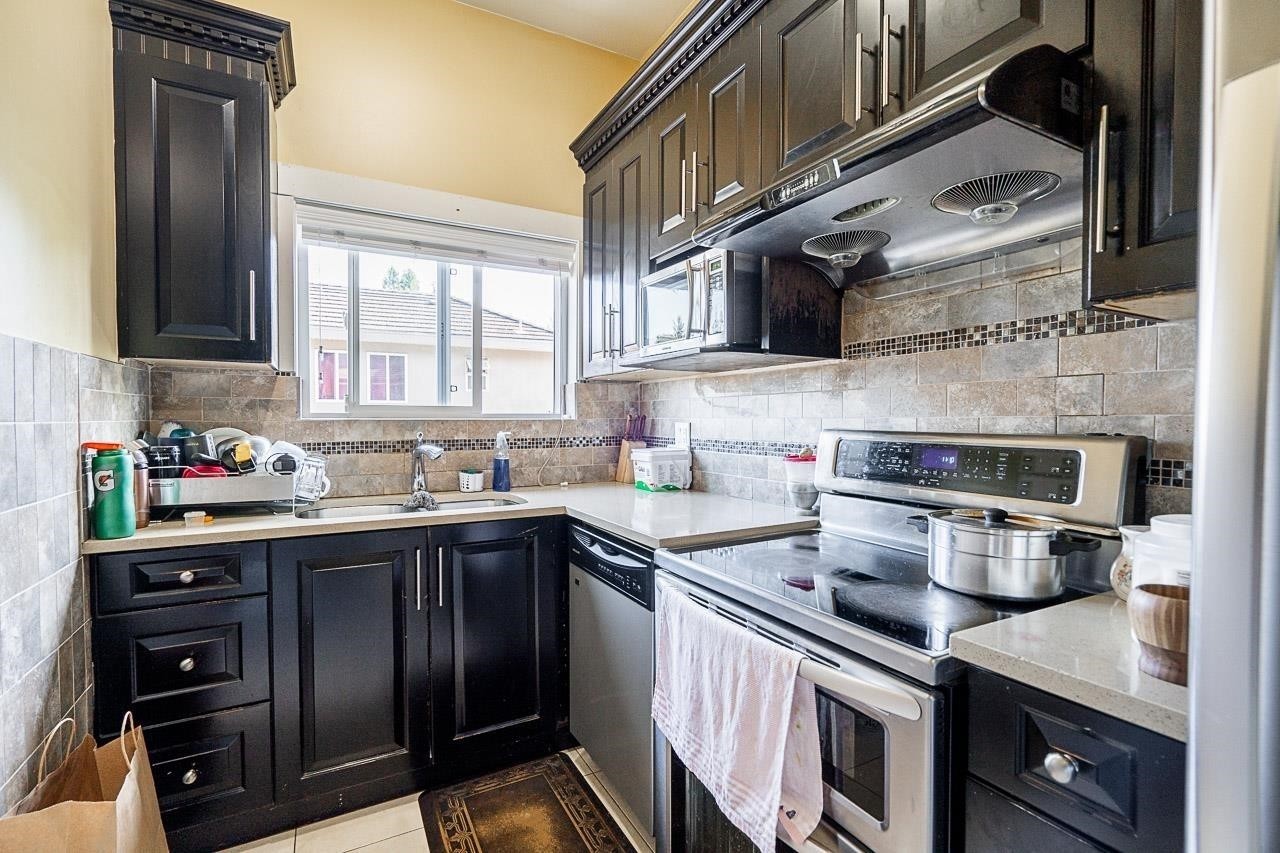 









9316


125

Street,
Surrey,




BC
V3V 4X6

