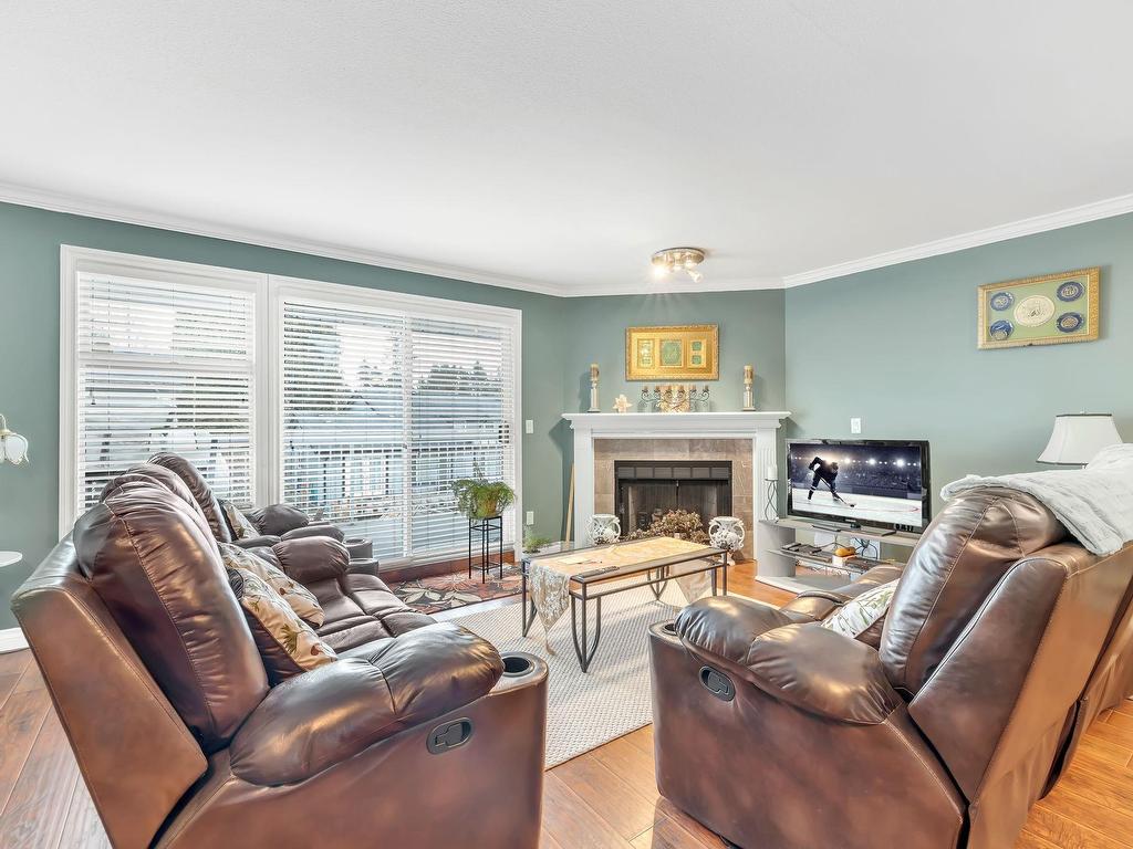 









13930


72

Avenue, 2,
Surrey,




BC
V3W 0J8

