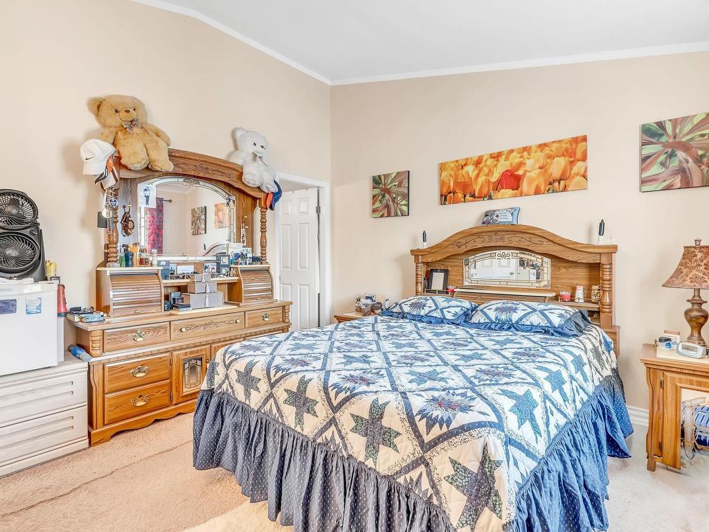 









13930


72

Avenue, 2,
Surrey,




BC
V3W 0J8

