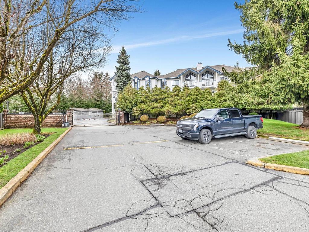 









13930


72

Avenue, 2,
Surrey,




BC
V3W 0J8

