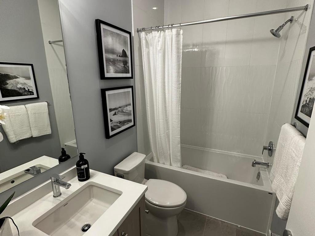 









18811


72

Avenue, 404,
Surrey,




BC
V0V 0V0

