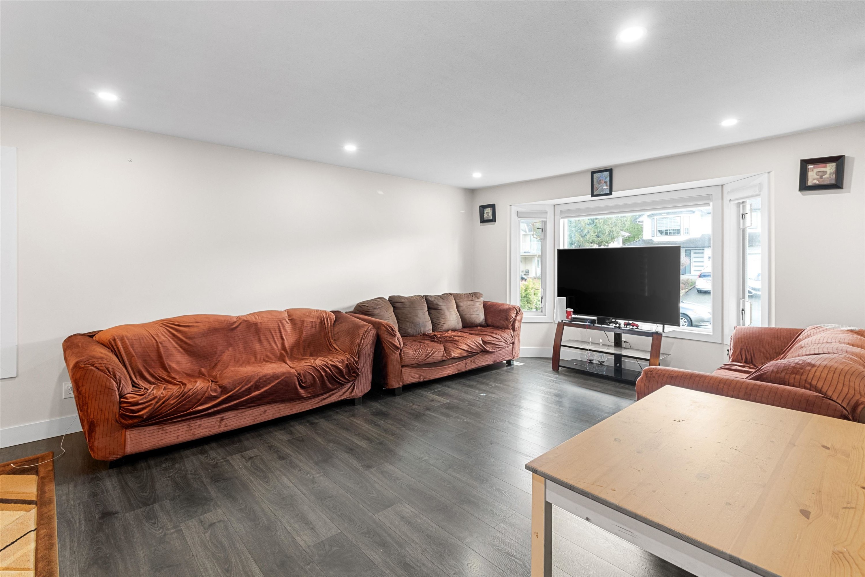 









32105


Rogers

Avenue,
Abbotsford,




BC
V2T 5B7

