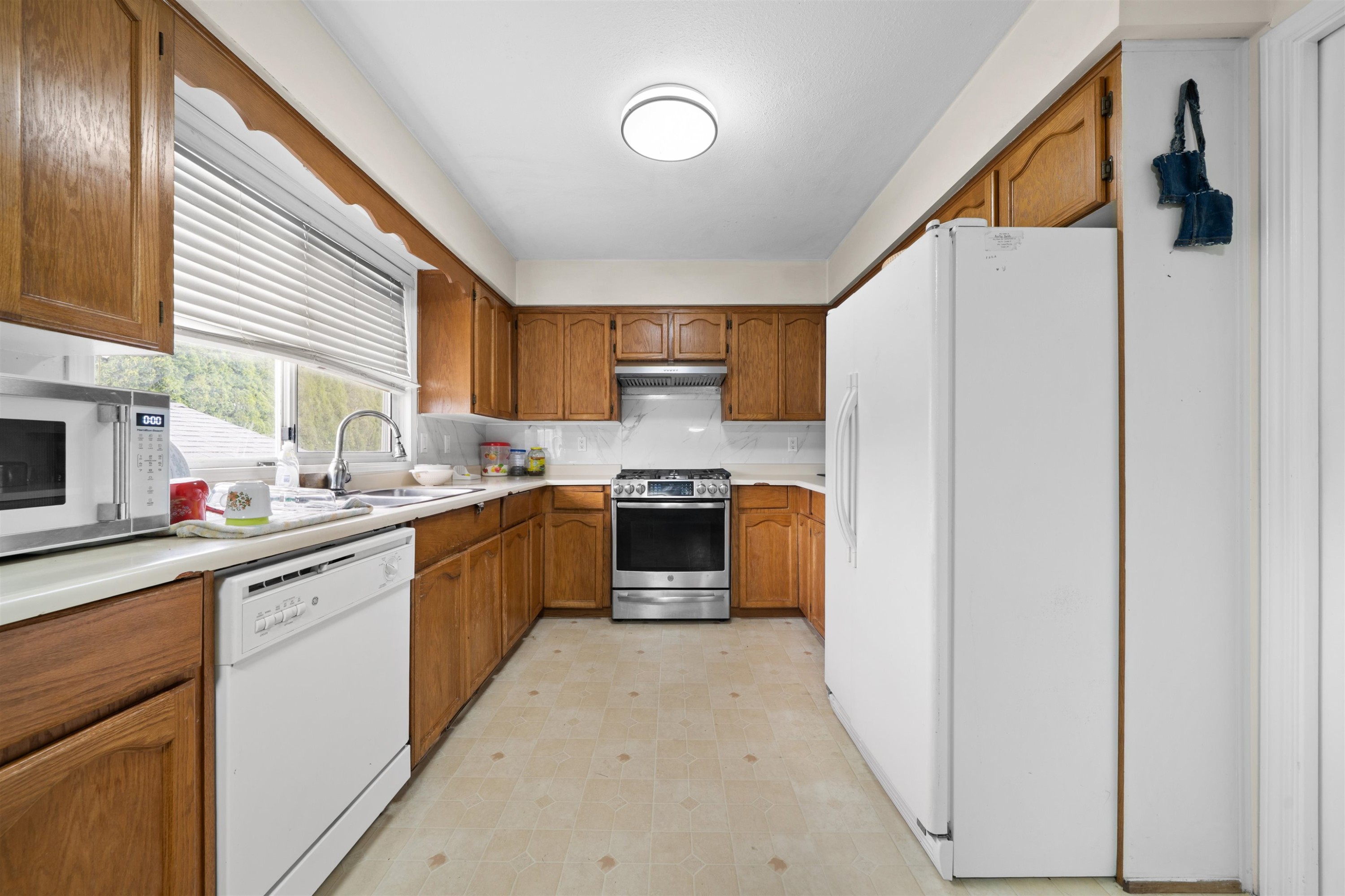 









32105


Rogers

Avenue,
Abbotsford,




BC
V2T 5B7

