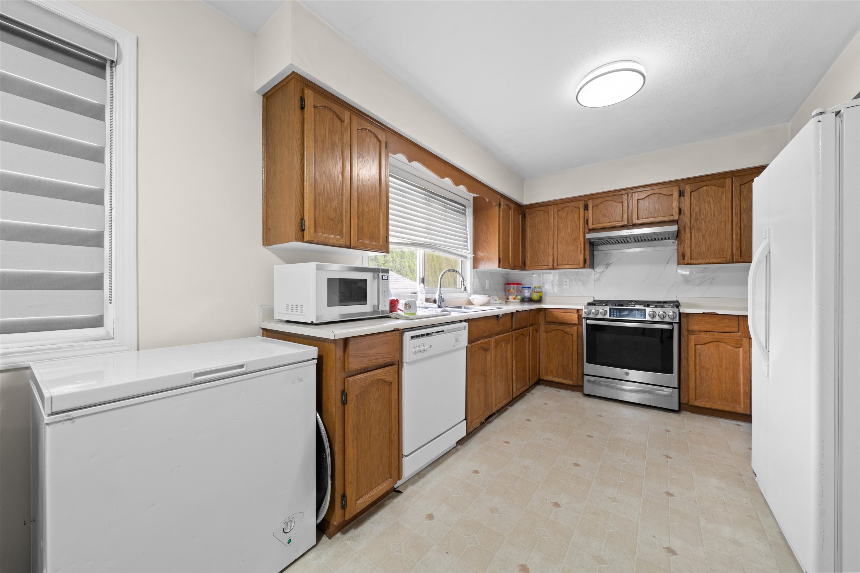 









32105


Rogers

Avenue,
Abbotsford,




BC
V2T 5B7

