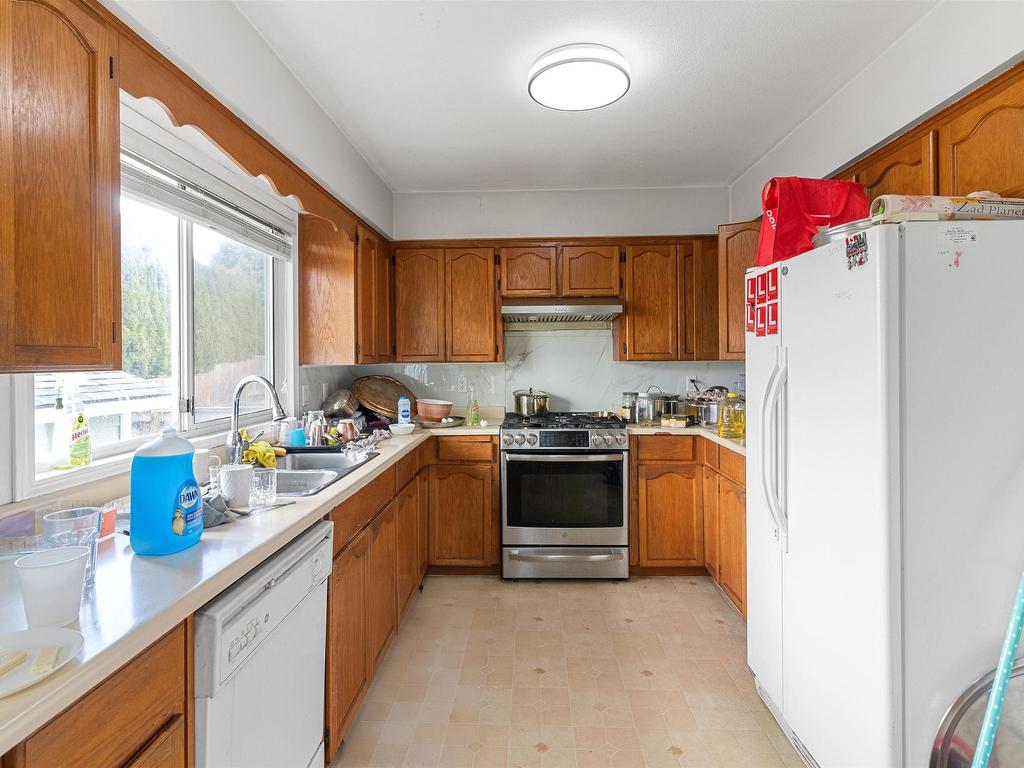 









32105


Rogers

Avenue,
Abbotsford,




BC
V2T 5B7


