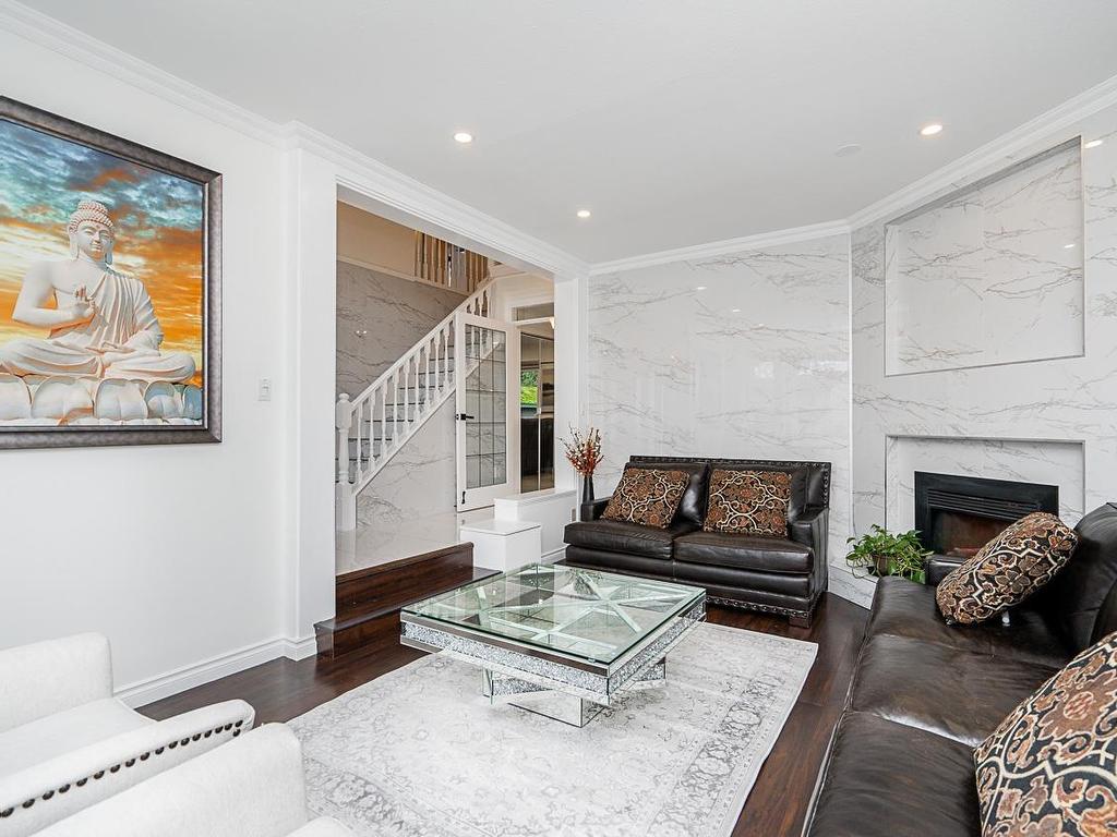 









8676


146a

Street,
Surrey,




BC
V3S 6N7

