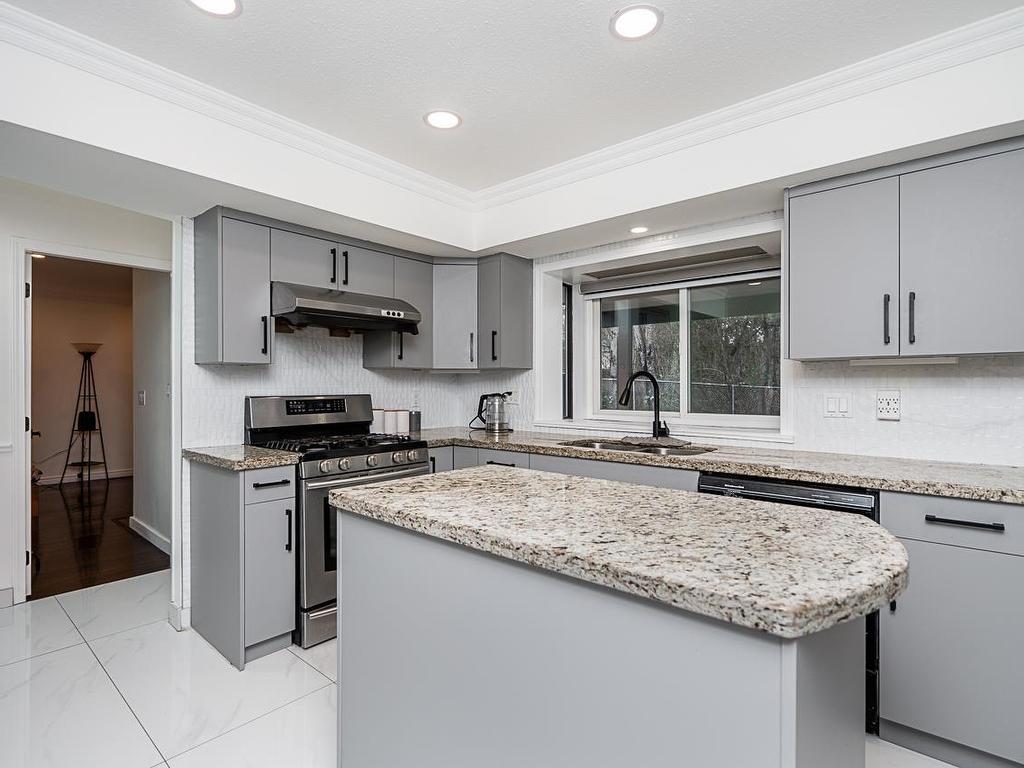 









8676


146a

Street,
Surrey,




BC
V3S 6N7


