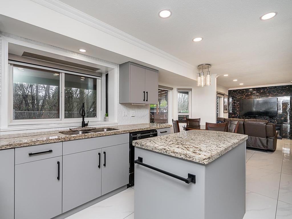 









8676


146a

Street,
Surrey,




BC
V3S 6N7

