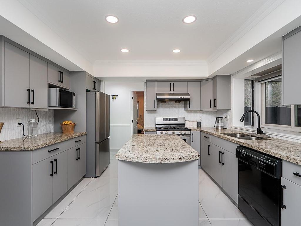 









8676


146a

Street,
Surrey,




BC
V3S 6N7

