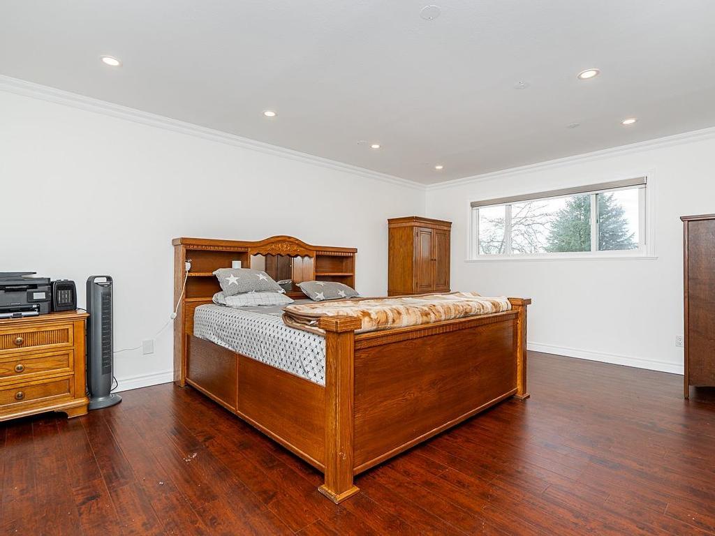 









8676


146a

Street,
Surrey,




BC
V3S 6N7

