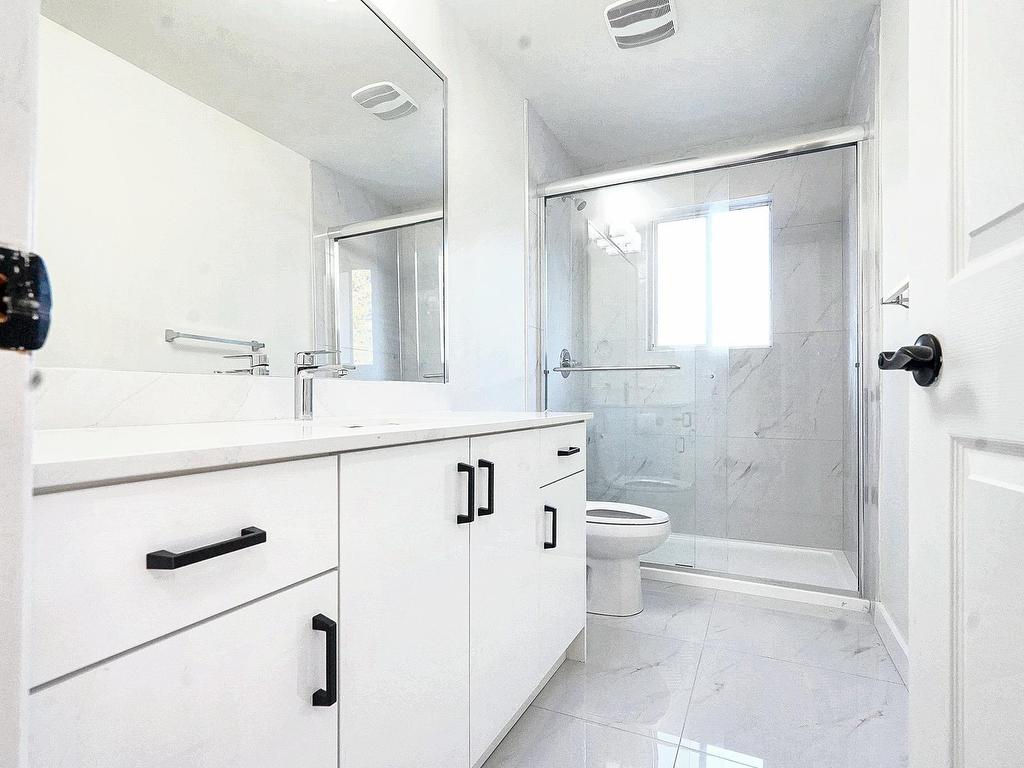 









3722


197a

Street,
Langley,




BC
V3A 1B7

