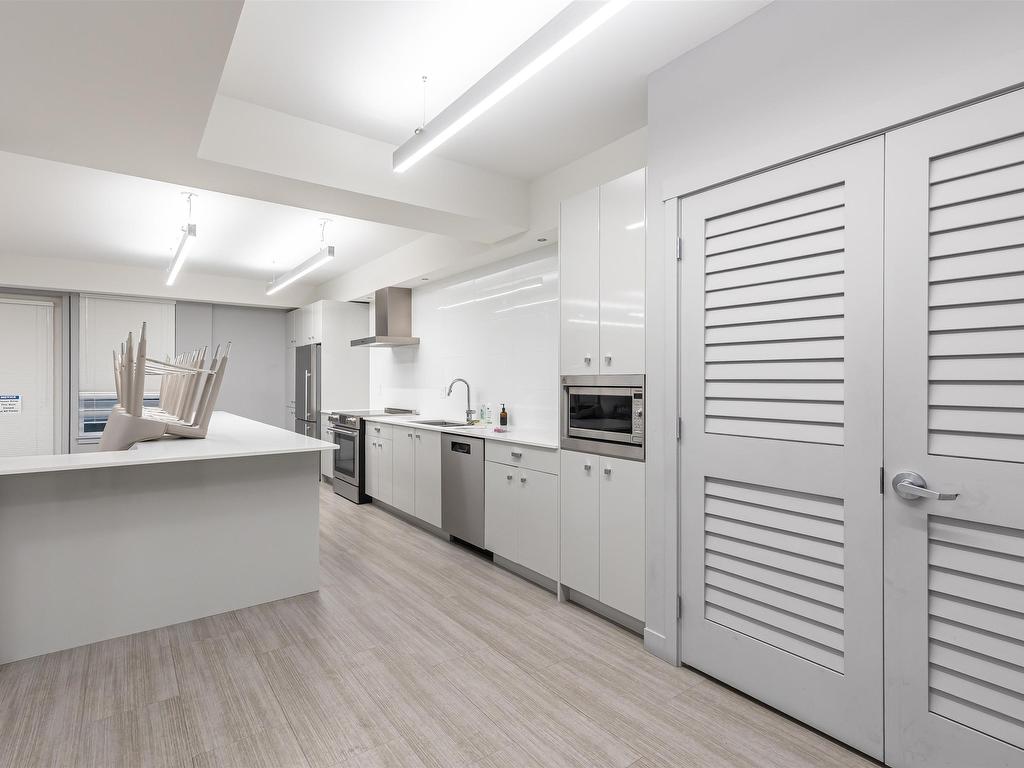 









10838


Whalley

Boulevard, 406,
Surrey,




BC
V3R 0G8

