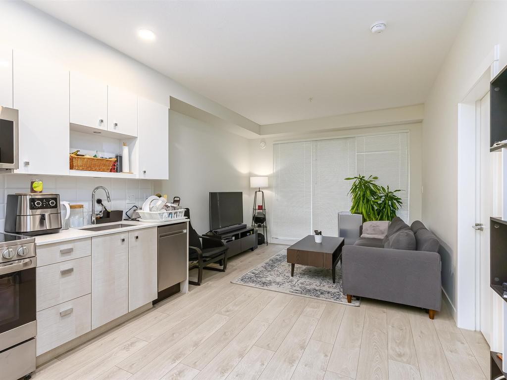 









10838


Whalley

Boulevard, 406,
Surrey,




BC
V3R 0G8

