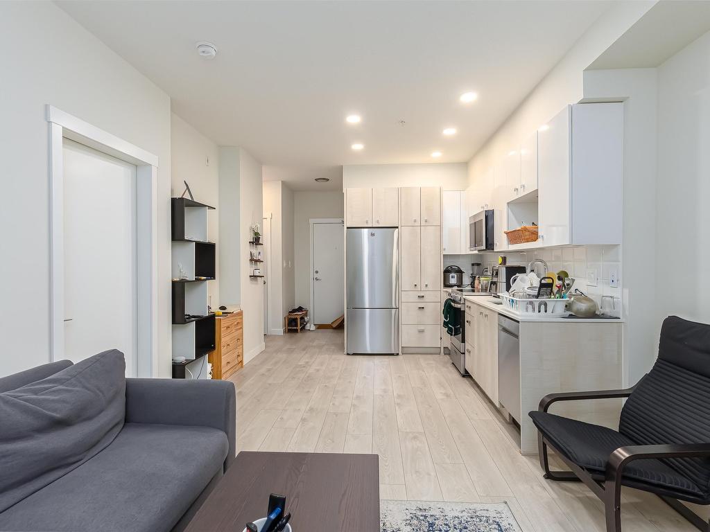









10838


Whalley

Boulevard, 406,
Surrey,




BC
V3R 0G8

