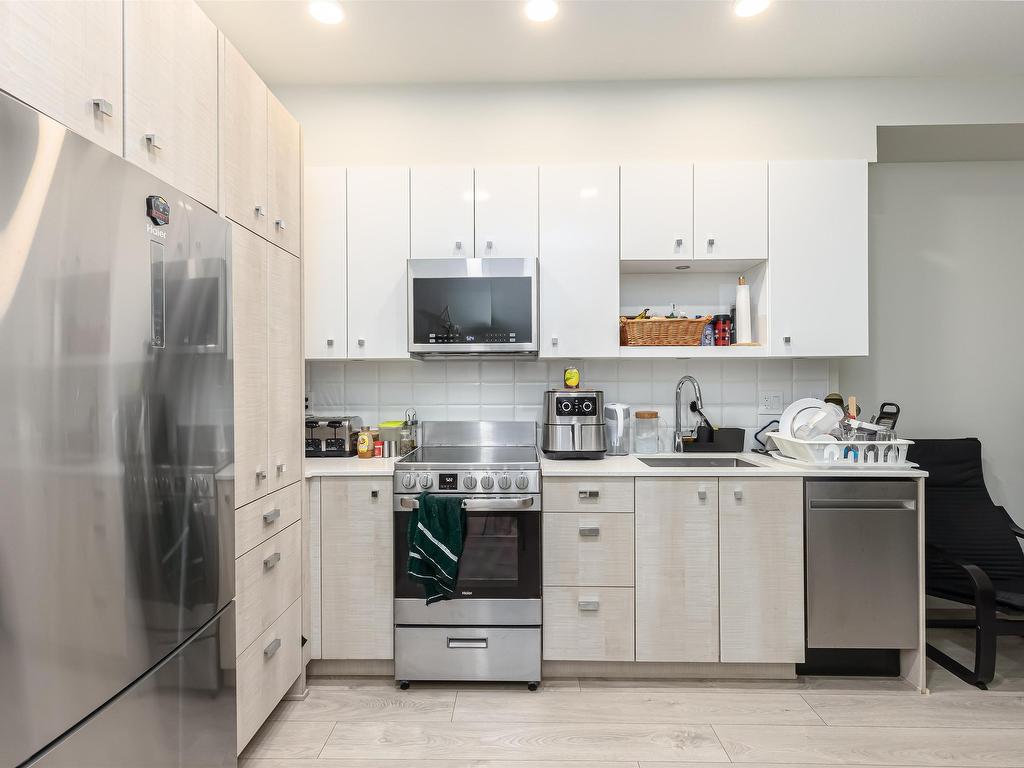 









10838


Whalley

Boulevard, 406,
Surrey,




BC
V3R 0G8


